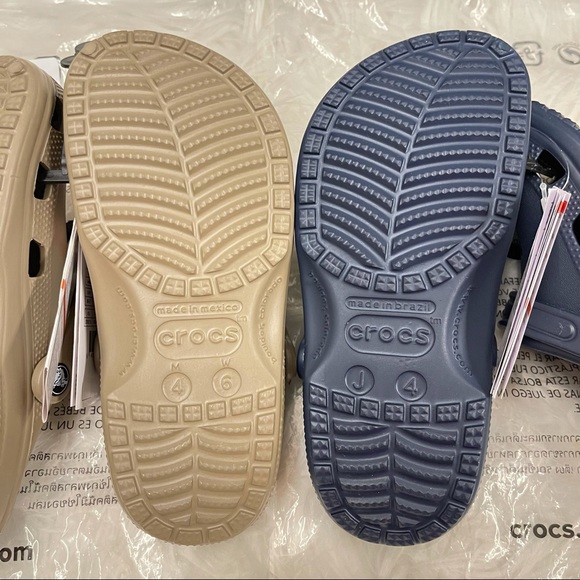 NWT Crocs Women's and Kids' Classic Clog Navy Women's 5, 6, 7, 8 Kids 3, 4, 5, 6 - Picture 4 of 5